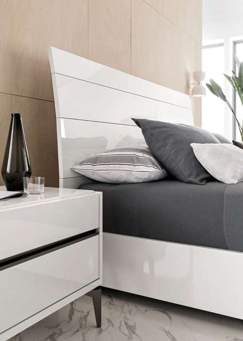 Alf Costa Blanca | Bed & Nightstand