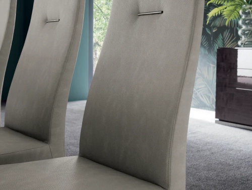 Alf Heritage | Dining Chairs in focus